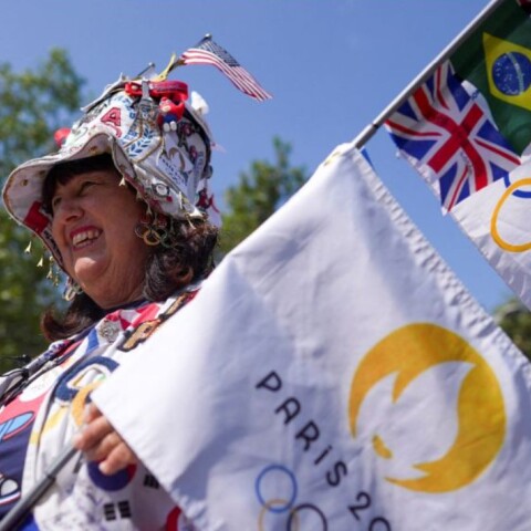 Ολυμπιακοί Αγώνες 2024: Ποια είναι η Βιβιάν Ρόμπινσον που έχει ξοδέψει 10.000 δολάρια για εισιτήρια