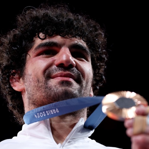 Η στιγμή της απονομής του χάλκινου μεταλλίου στον Θοδωρή Τσελίδη