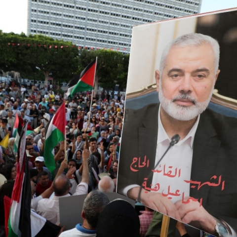 πληθος κοσμου σε κηδεια