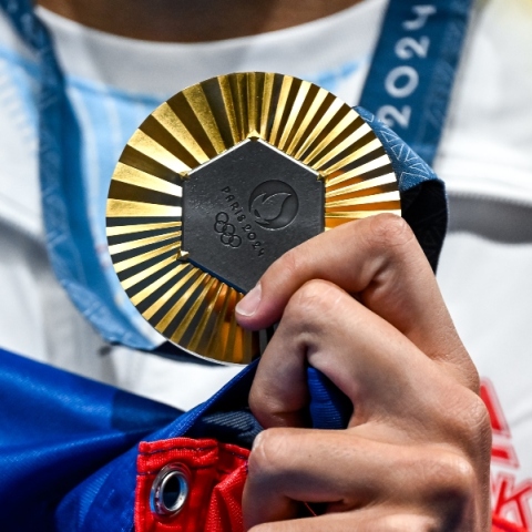 χερι κραταει χρυσό μετάλλιο