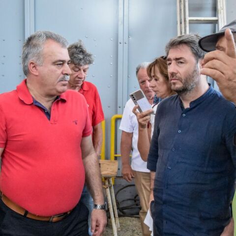 Ανδρουλάκης: Οι μπύρες που έβαζε στοίχημα ο Πρωθυπουργός για το λιμάνι του Μάραθου