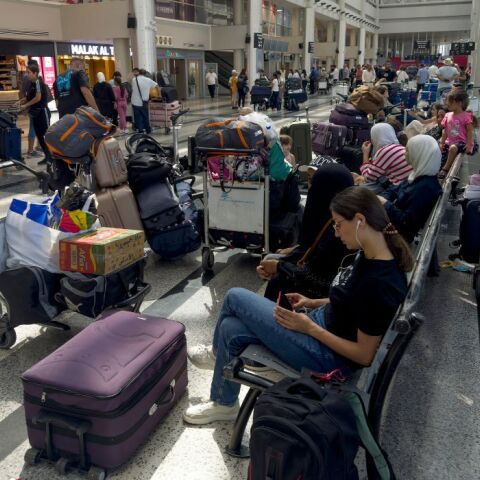 Βηρυτός: Ουρές στο αεροδρόμιο καθώς πολλοί προσπαθούν να φύγουν από τη χώρα