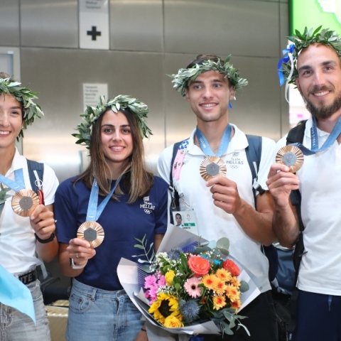 οι Ολυμπιονίκες Κόντου - Φίτσιου και Παπακωνσταντίνου - Γκαϊδατζής με τα χάλκινα μετάλλιά τους 