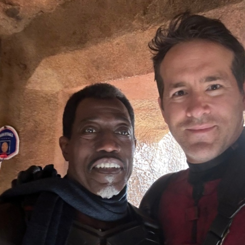 Ο Wesley Snipes μαζί με τον Ryan Raynolds στα γυρίσματα του «Deadpool & Wolverine»