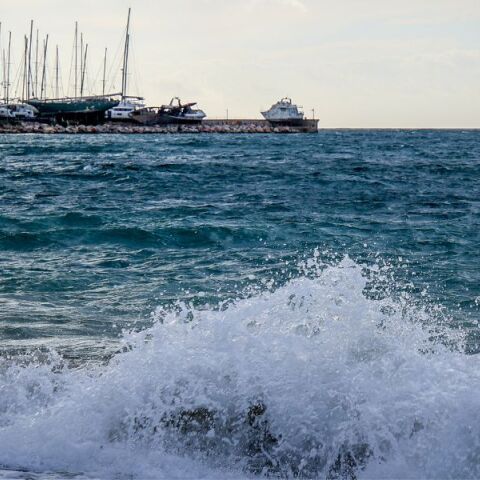 Ισχυρά μελτέμια την Πέμπτη - Στους 24 βαθμούς η θερμοκρασία