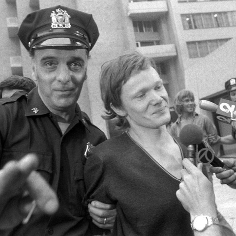 Σαν σήμερα: Οι παράτολμοι περίπατοι του Philippe Petit