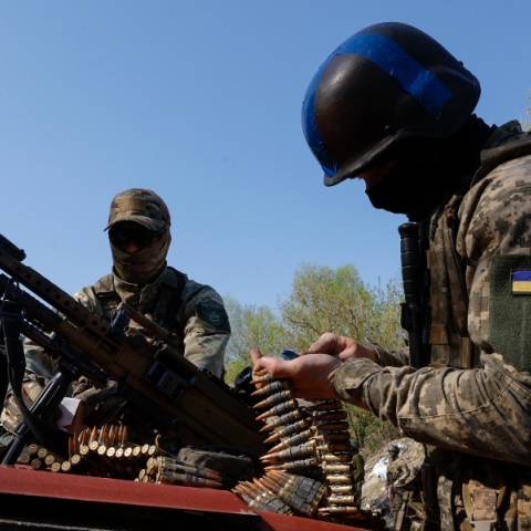 Ουκρανοί στρατιωτες, οπλα. σφαιρες