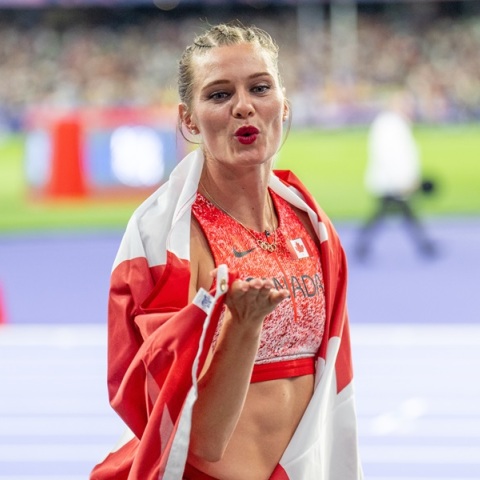 Αλίσα Νιούμαν: Απ’ το κατώφλι του θανάτου, χάλκινη Ολυμπιονίκης