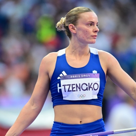 Η Ελίνα Τζένγκο