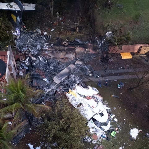 Βραζιλία: Τριήμερο εθνικό πένθος μετά τον θάνατο 61 ανθρώπων στη συντριβή αεροσκάφους