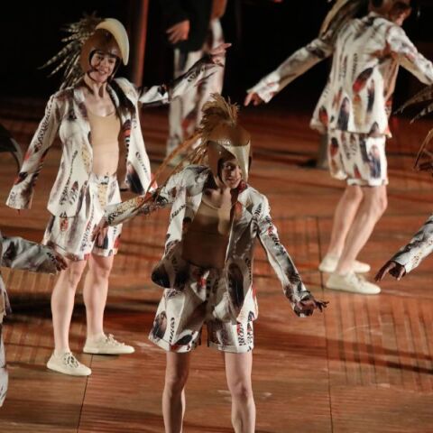 Οι «Όρνιθες» του Άρη Μπινιάρη απογειώθηκαν: Sold out και αποθέωση από 18.400 θεατές στην Επίδαυρο