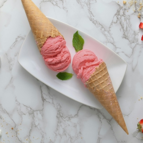 2 παγωτα χωνακια