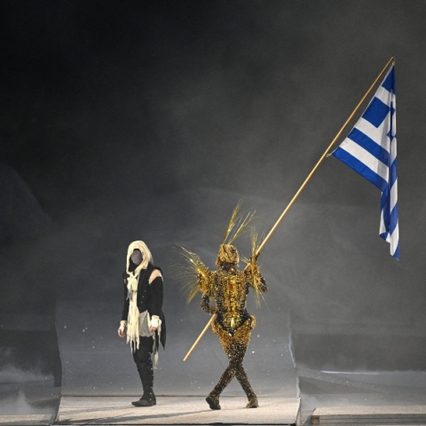 Ολυμπιακοί Αγώνες 2024: Η ελληνική σημαία και ο ελληνικός εθνικός ύμνος στη Τελετή Λήξης