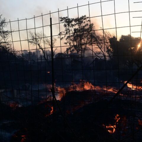Πολλαπλές οι εστίες φωτιάς στην Αττική 