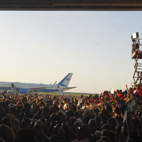 Τραμπ: Fake news οι ισχυρισμοί του για την συγκέντρωση της Κάμαλα Χάρις 