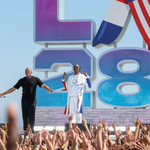 Ολυμπιακοί Αγώνες 2024 - Τελετή Λήξης: Η εμφάνιση του Snoop Dogg με τον Dr. Dre