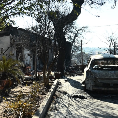 Φωτιά στην Αττική: Ακατάλληλες 104 κατοικίες μέχρι τώρα