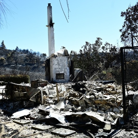 Φωτιά στην Αττική: Τα έκτακτα μέτρα για τις επιχειρήσεις και τους εργαζόμενους