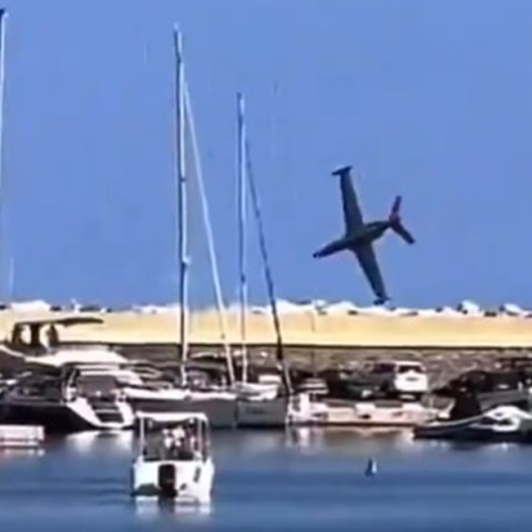 Γαλλία: Νεκρός πιλότος μετά από τη συντριβή αεροσκάφους κατά τη διάρκεια επίδειξης