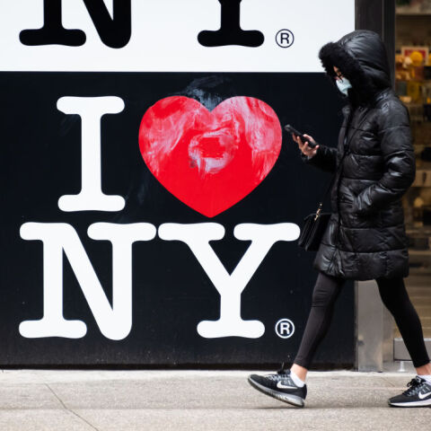 Tσάρλι Μος: Πέθανε ο δημιουργός της καμπάνιας «I Love New York»