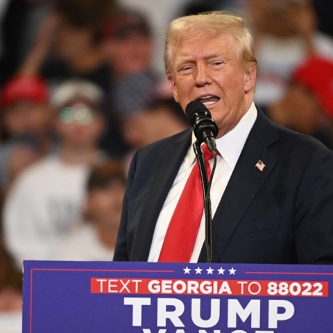 Ντόναλντ Τραμπ: Η Κάμαλα Χάρις έχει το γέλιο της «τρελής» - Εγώ είμαι πιο όμορφος