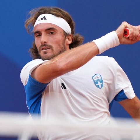 Ο Στέφανος Τσιτσιπάς ζήτησε από το Chat GPT να τον θάψει: «Τουλάχιστον κερδίζει στο παιχνίδι με τα μαλλιά του»