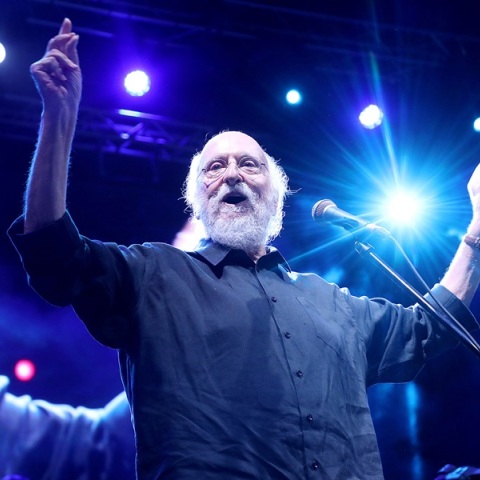 H Θεσσαλονίκη θα τιμήσει τον Διονύση Σαββόπουλο με το Αργυρό Μετάλλιο της πόλης