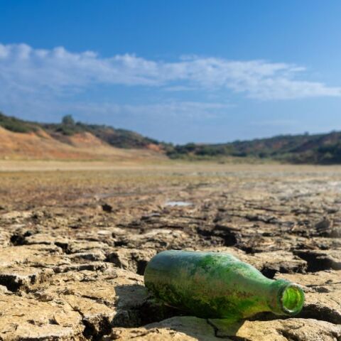 «Στέρεψε» η τεχνητή λίμνη του Κάτω Σχολαρίου παραπέμποντας σε εικόνα ερήμου
