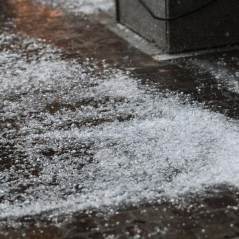 Κακοκαιρία: Ήχησε το 112 στα Τρίκαλα λόγω έντονης χαλαζόπτωσης 