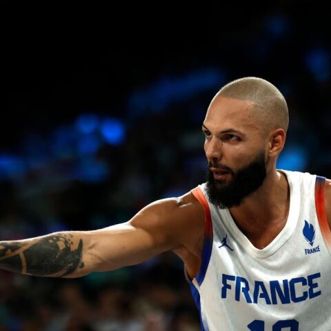 Εβάν Φουρνιέ: Ο Ολυμπιακός προαναγγέλλει την μεταγραφή με Simpsons