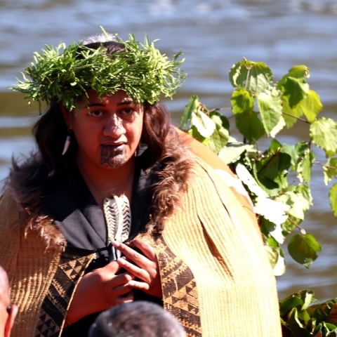 Η Βασίλισσα των Μαορί η Nga Wai Hono i te po Paki