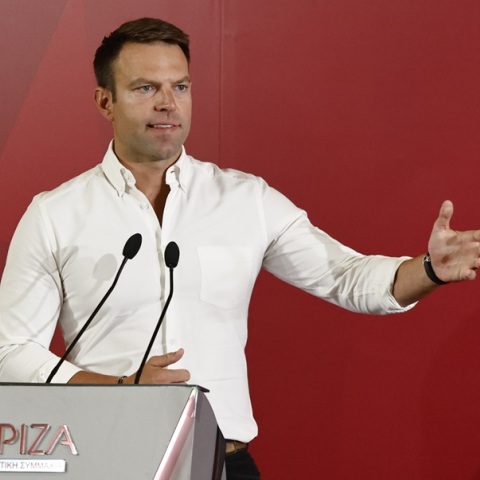 Κασσελάκης: Αντί να φωνάζει η αξιωματική αντιπολίτευση στη ΝΔ «φύγετε», φωνάζει στον πρόεδρό της