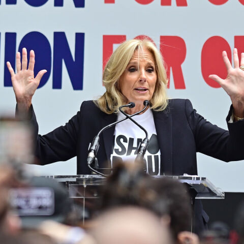 HΠΑ: Μήνυμα της βιομηχανίας μόδας παρουσία της Τζιλ Μπάιντεν ενόψει εκλογών