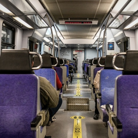 Η Hellenic Train αποζημιώνει επιβάτες που αναγκάστηκαν να αποβιβαστούν και να περπατήσουν μέχρι τον σταθμό της Λάρισας