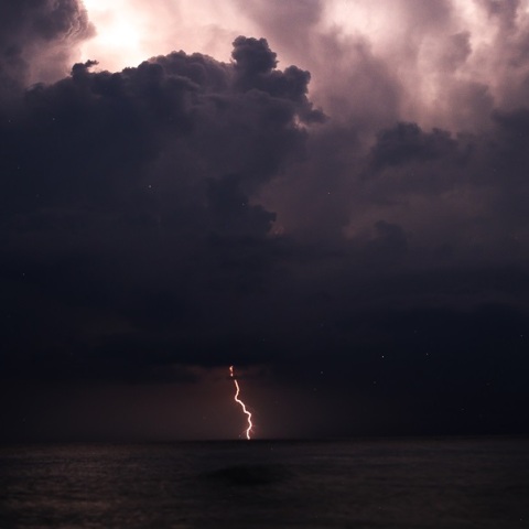 Επελαύνει η κακοκαιρία «ATENA» - Μπαράζ μηνυμάτων του 112 στη Δυτική Ελλάδα