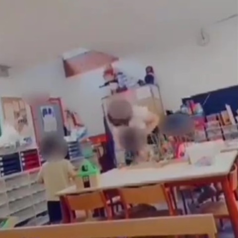Γαλλία: Νηπιαγωγός στο Παρίσι ξυλοκόπησε 3χρονο κοριτσάκι 