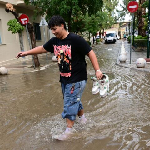 Κακοκαιρία Atena: Άνοιξαν οι ουρανοί για λίγη ώρα στην Αττική