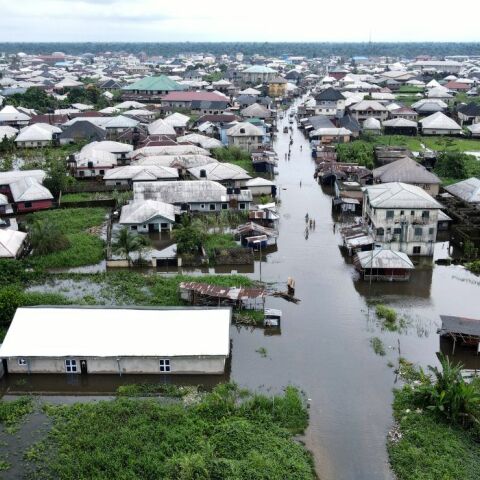 Νιγηρία: Τουλάχιστον 30 νεκροί και 400.000 εκτοπισμένοι από τις πλημμύρες 