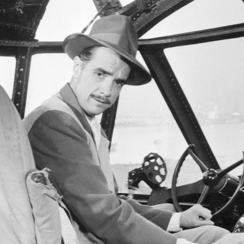 Σαν σήμερα: Χάουαρντ Χιουζ, o μεγιστάνας που λάτρευε τα αεροπλάνα