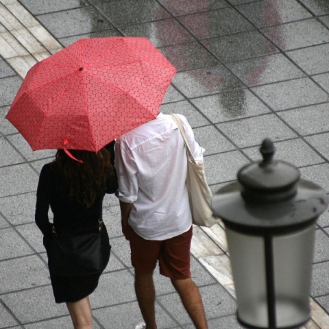 Έρχονται βροχές και καταιγίδες την Τετάρτη - Αμετάβλητη η θερμοκρασία