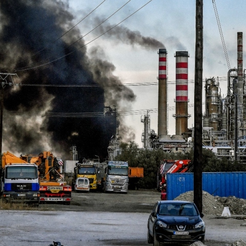 καπνοι στο εργοστάσιο της Motor Oli