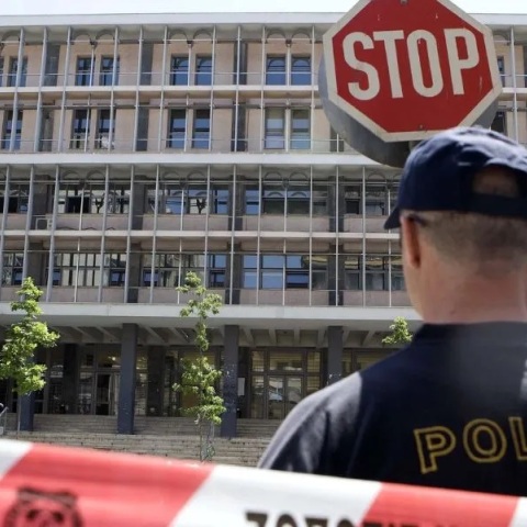 δικαστικο μεγαρο, αστυνομικοι, περιπολικα