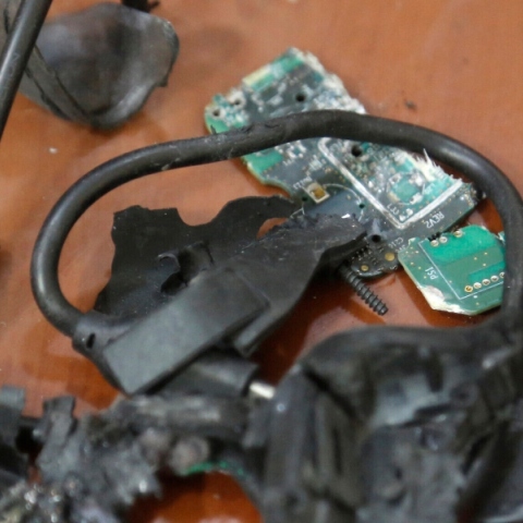 κατεστραμμενος βομβητης