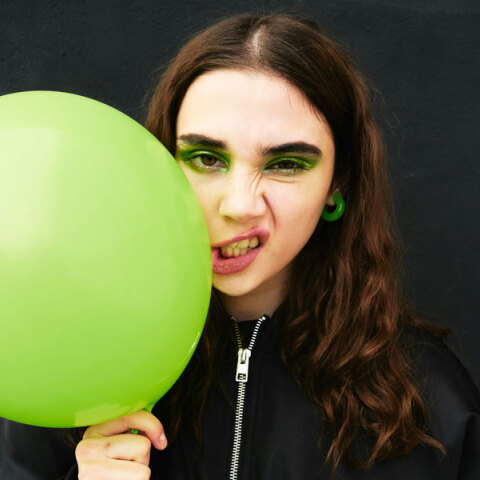 Δε μας παρατάς κι εσύ ρε μαμά!;