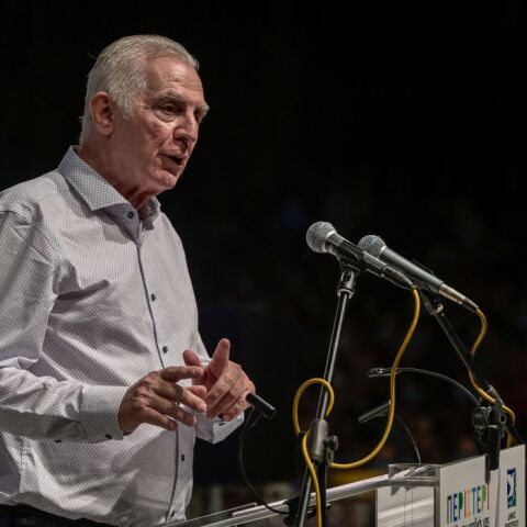 Ανδρέας Παχατουρίδης: Του έστειλαν γλάστρα με φάκελο που είχε ύποπτη σκόνη