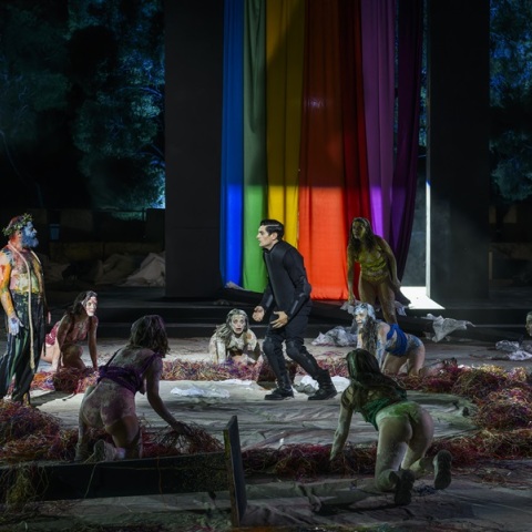 Ο Αργύρης Πανταζάρας (Πενθέας) και ο Κωνσταντίνος Αβαρικιώτης (Διόνυσος) στις «Βάκχες» του Ευριπίδη