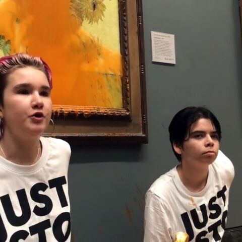 Λονδίνο: Φυλάκιση για τους ακτιβιστές που πέταξαν σούπα στα «ηλιοτρόπια» του Βαν Γκογκ