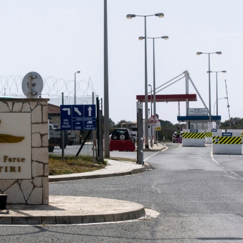 εισοδος βρετανικής βάσης στην Κύπρο