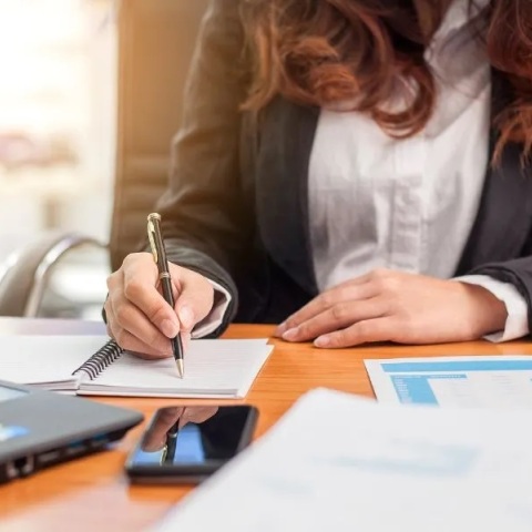 δημοσιος υπαλληλος