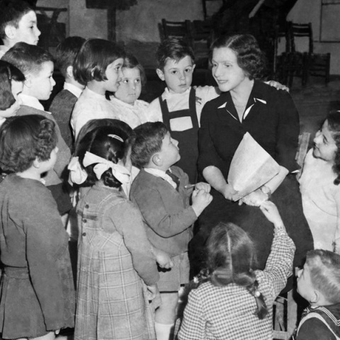 Η θρυλική θεία Λένα, η κατά κόσμον Αντιγόνη Μεταξά